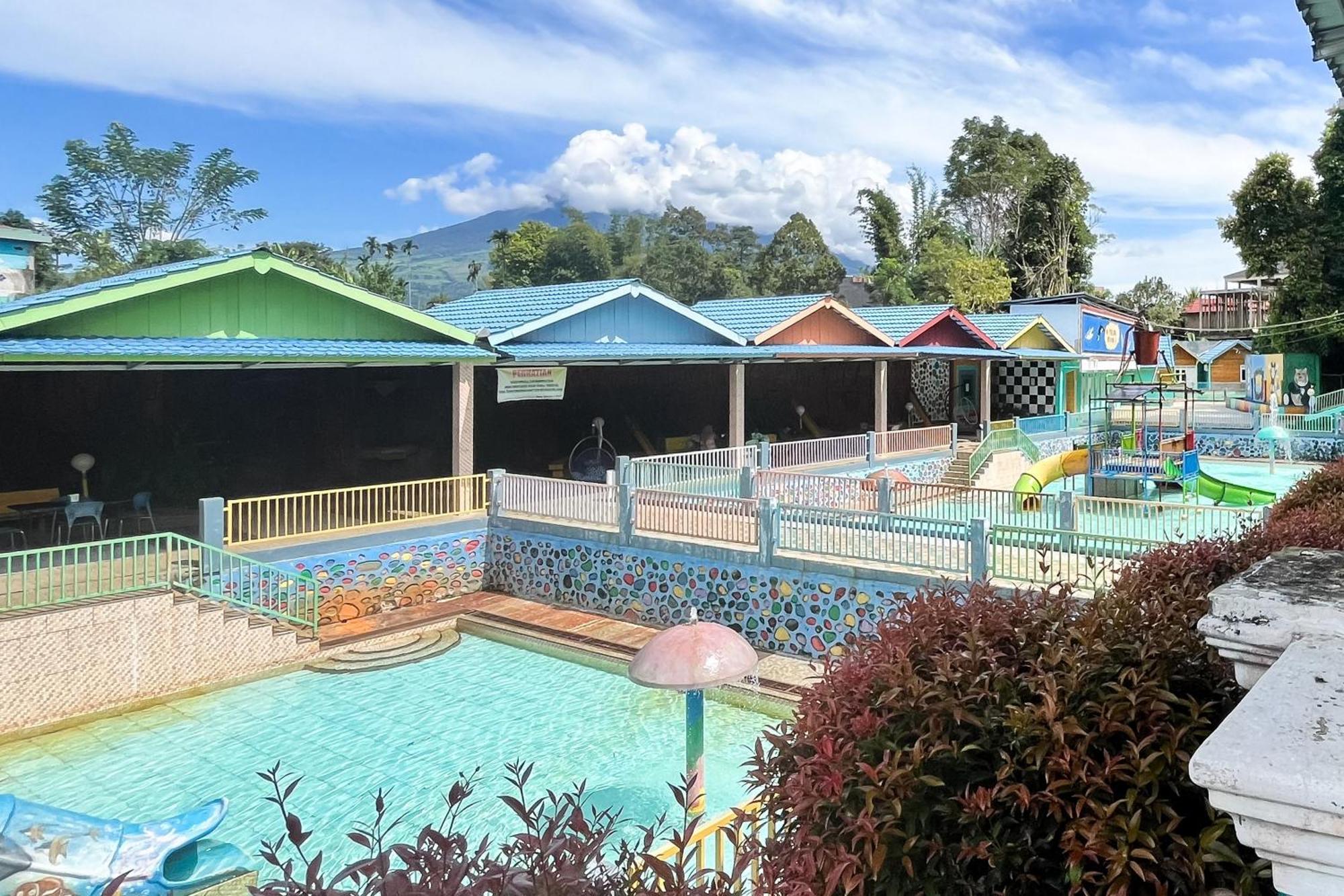 Reddoorz At Villa Waterfun Favour Pagar Alam Pagaralam Exterior foto